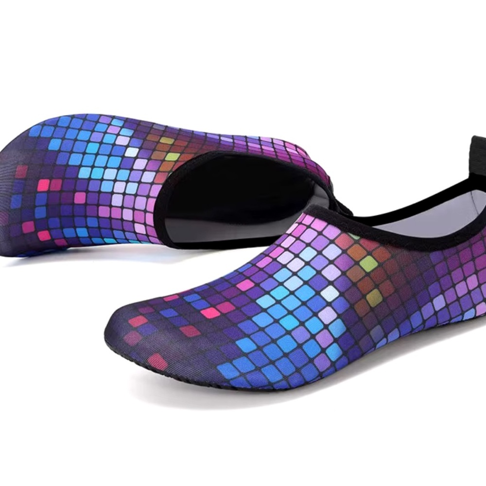 Womens QuickDry Slip on Barefoot Water Shoes Size 36-37 Multicolor Square Design
